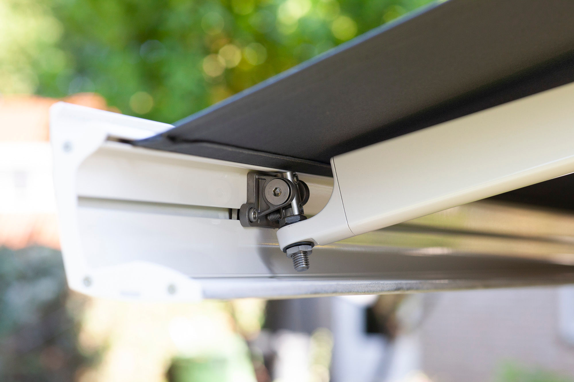 Knikarmscherm zonnescherm bevestiging - SunLub