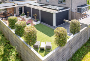 Screens droneshot dichte screens bij aanbouw - SunLub