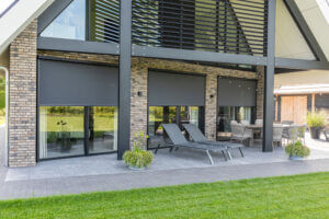 Screens vooraanzicht half dicht - SunLub